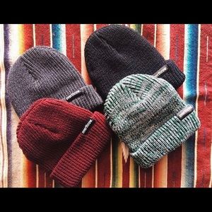 Black Overthrow “Scoundrel” beanie NEW